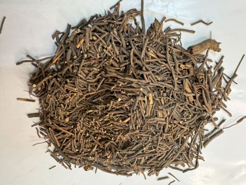 Wei Ling Xian 威靈仙 - Clematidis Radix Et Rhizoma